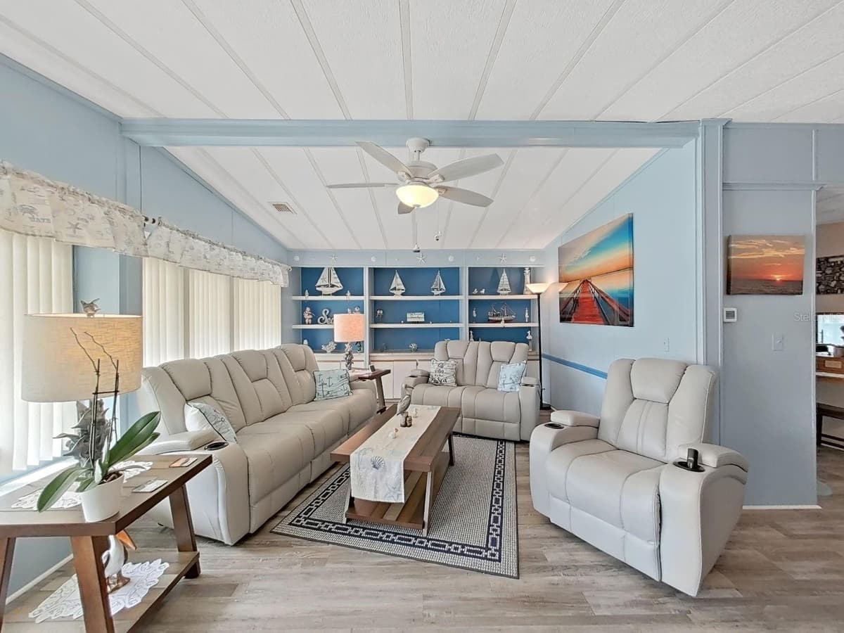 5022 FOXWOOD BLVD — photo 11 of 47