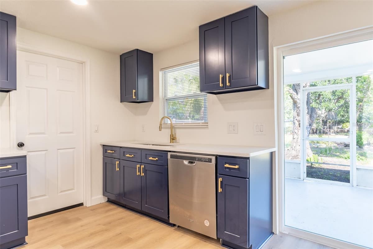 6304 FLORIDA CIRCLE — photo 11 of 25