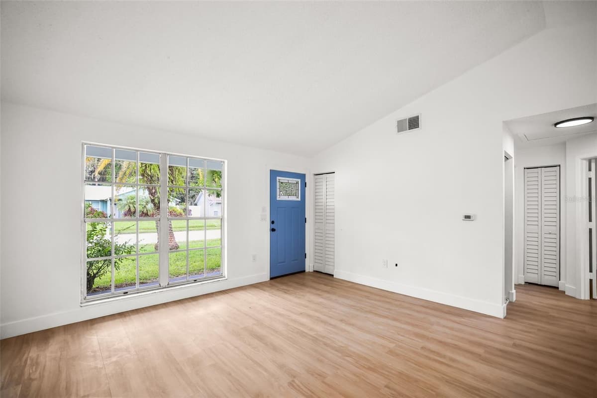 3261 LA VERNE COURT — photo 27 of 39