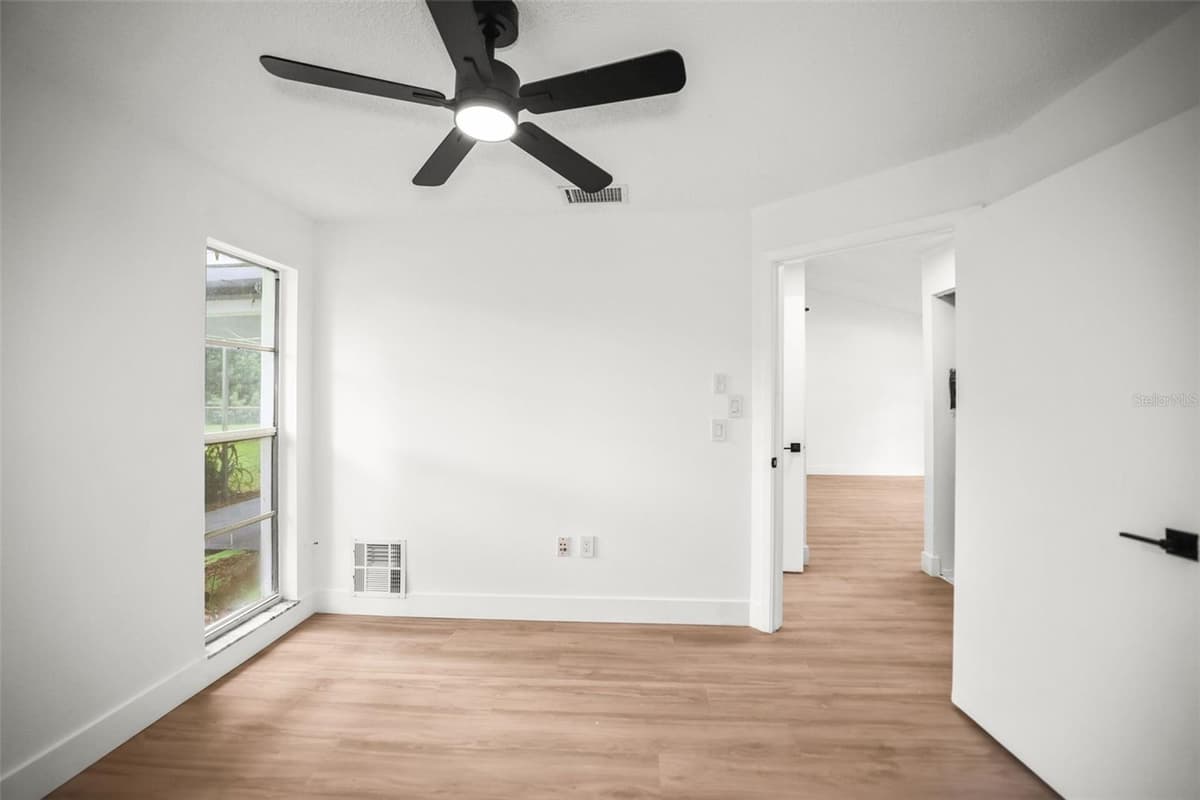 3261 LA VERNE COURT — photo 11 of 39