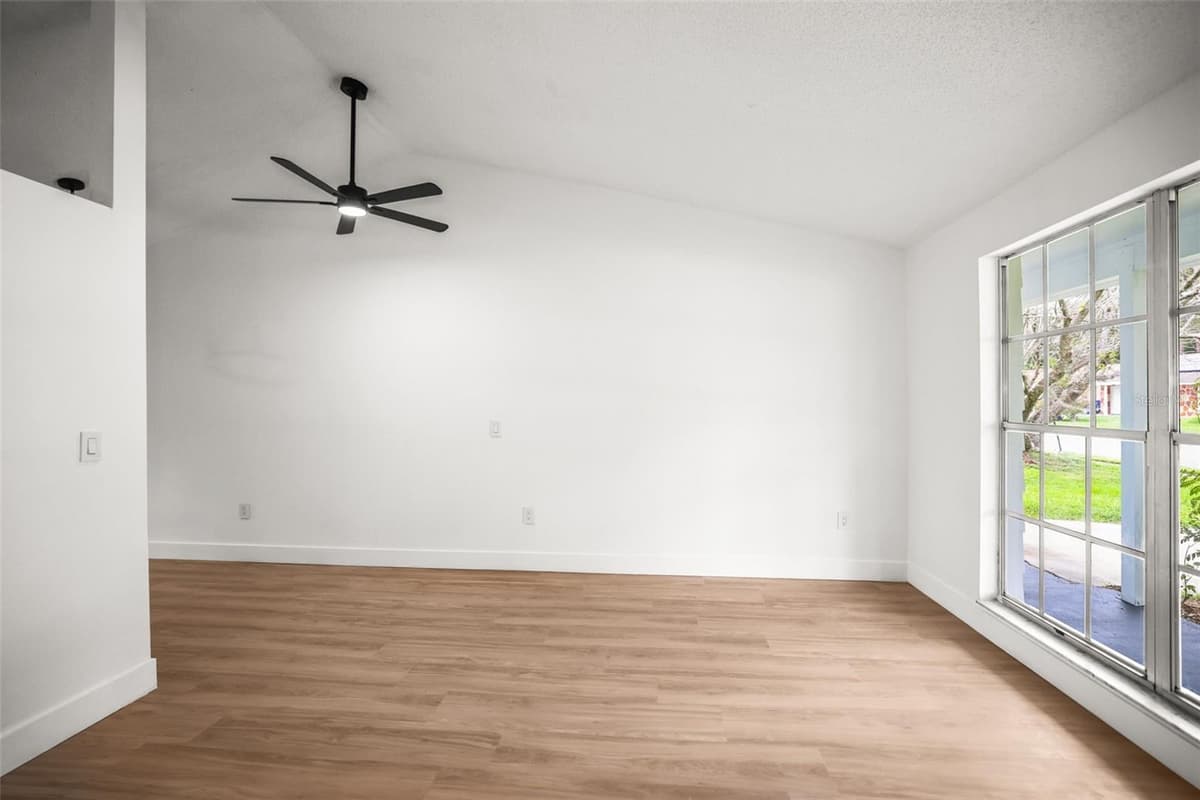 3261 LA VERNE COURT — photo 29 of 39