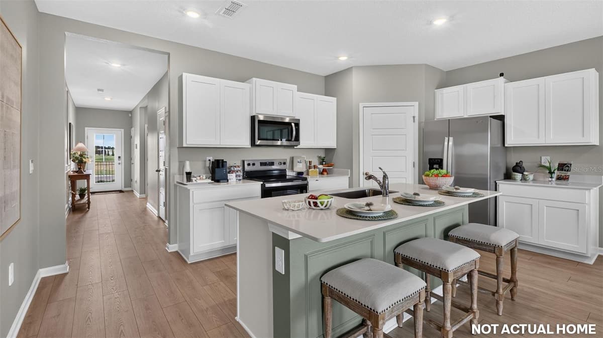 238 HAWTHORN AVENUE — photo 7 of 35