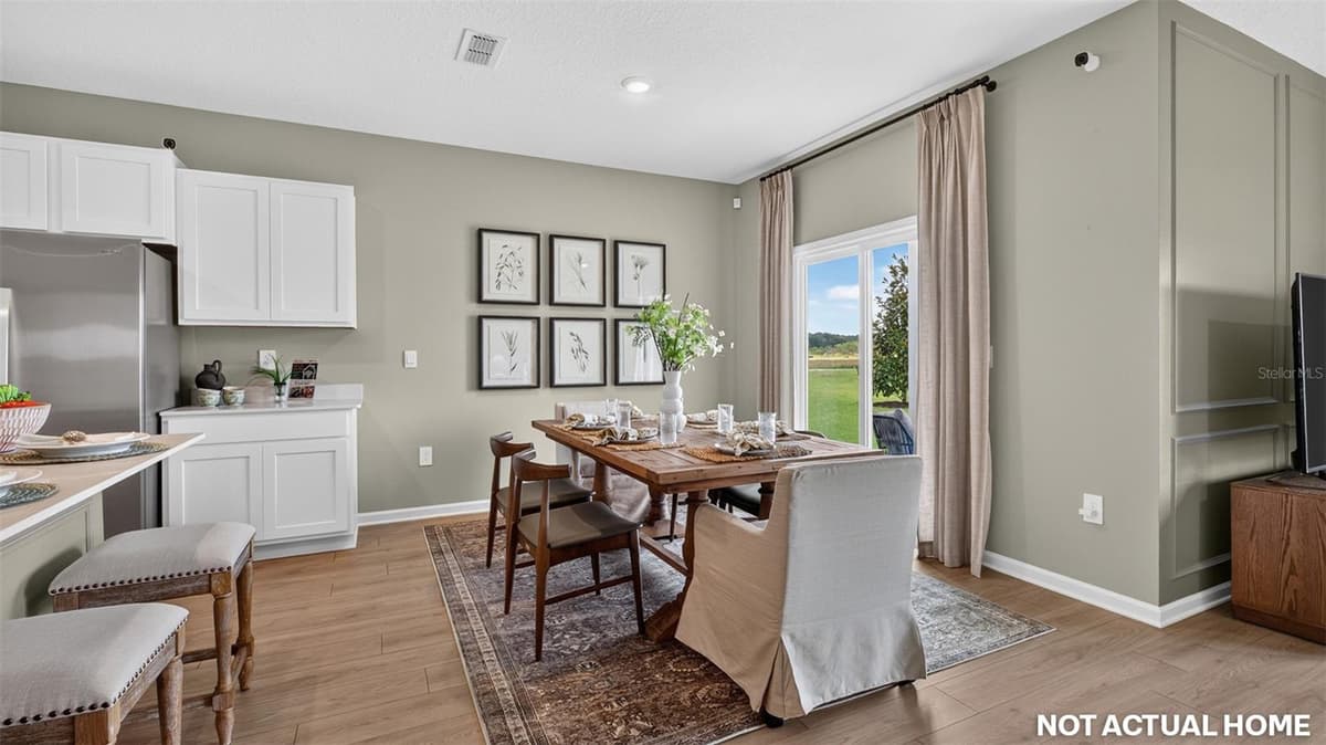 238 HAWTHORN AVENUE — photo 8 of 35