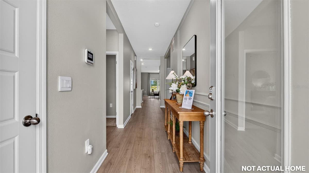 238 HAWTHORN AVENUE — photo 3 of 35