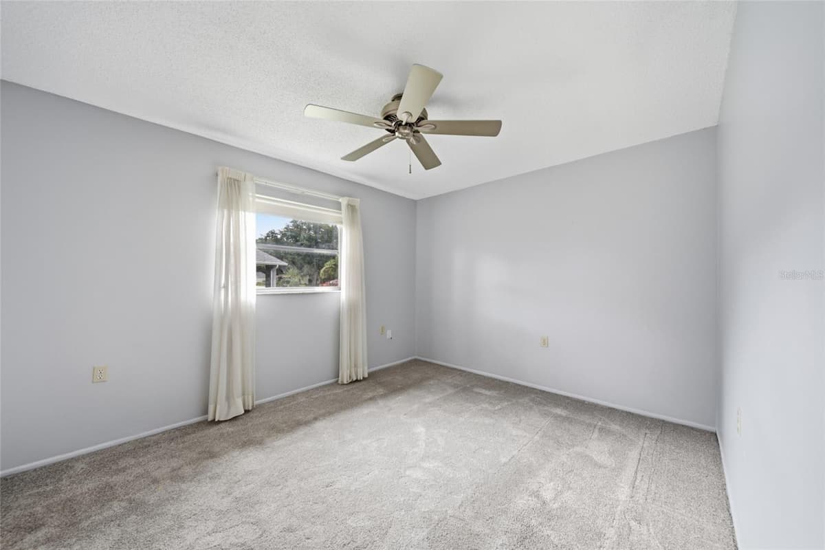 8405 DIVOT WAY — photo 22 of 39
