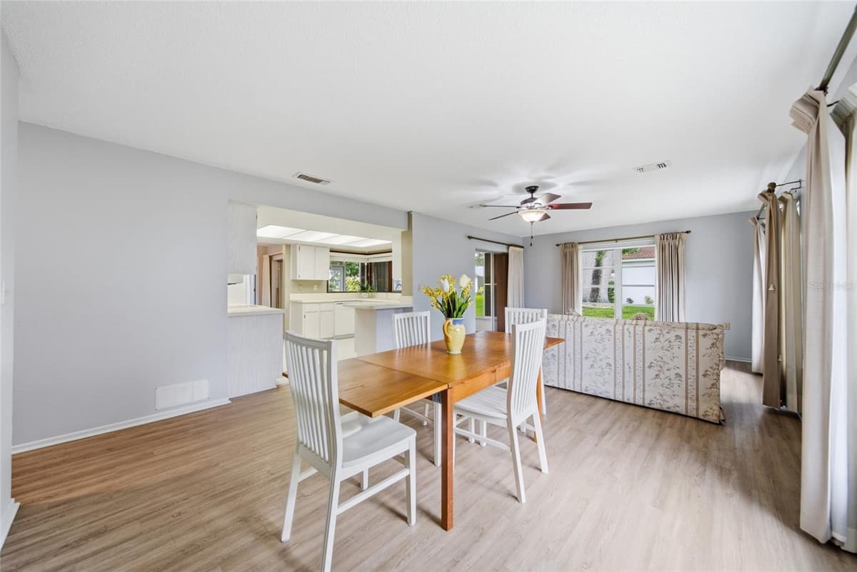 8405 DIVOT WAY — photo 11 of 39