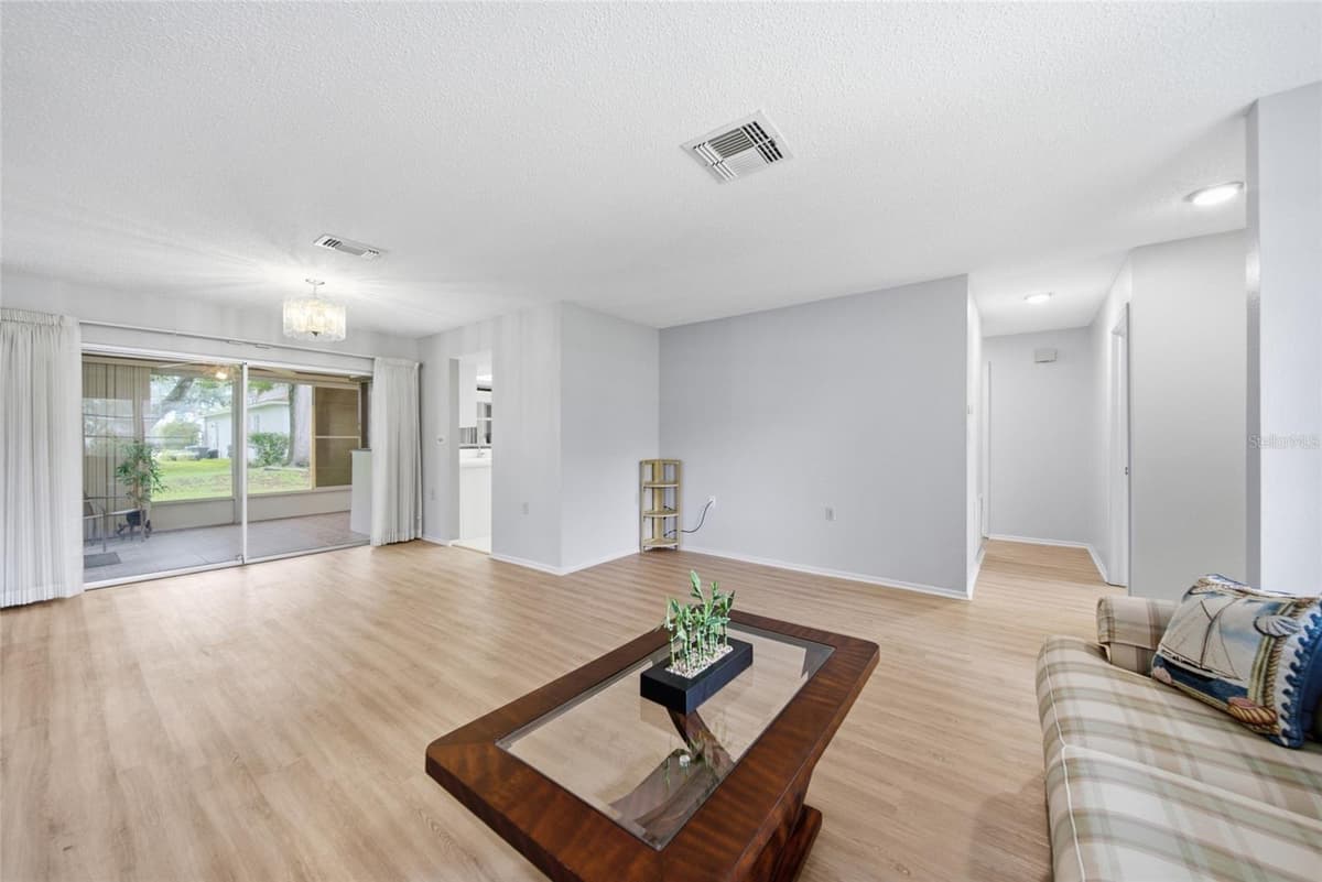 8405 DIVOT WAY — photo 5 of 39