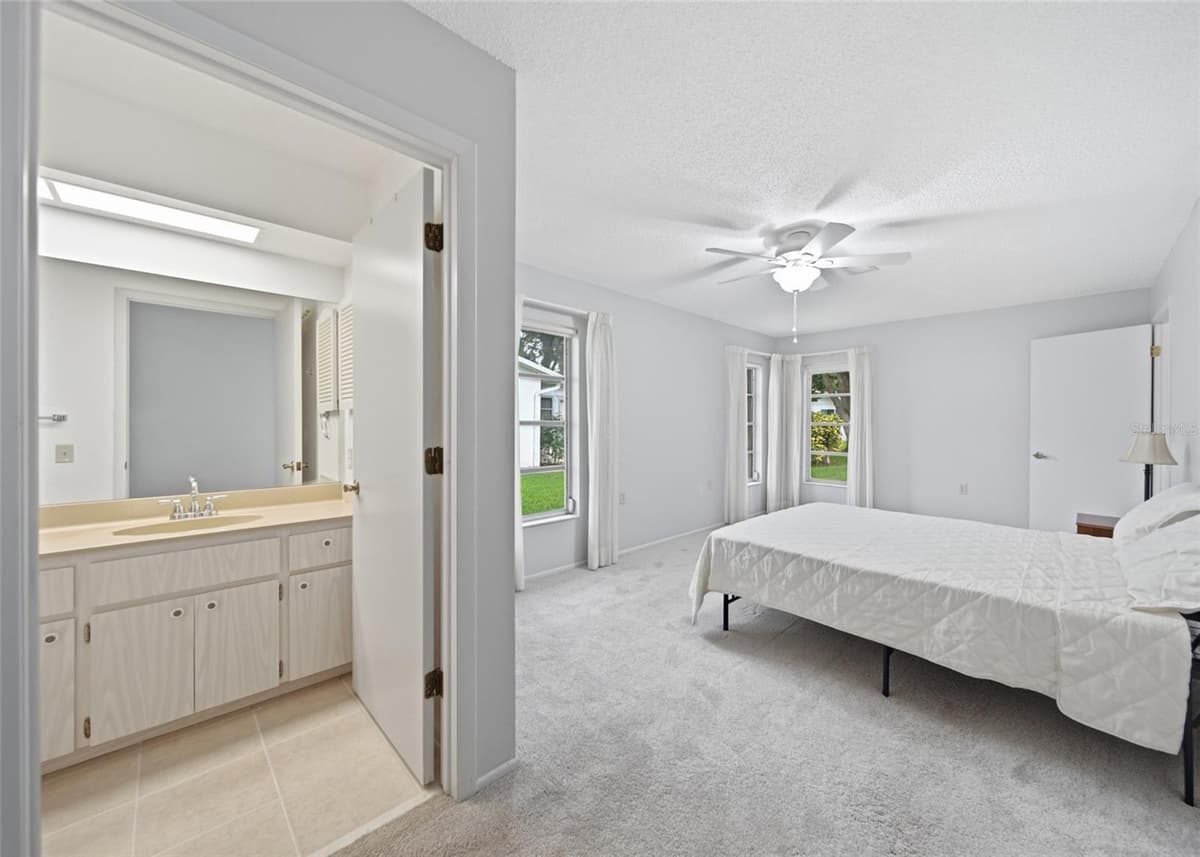 8405 DIVOT WAY — photo 15 of 39
