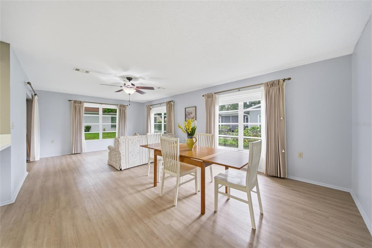 8405 DIVOT WAY — photo 10 of 39