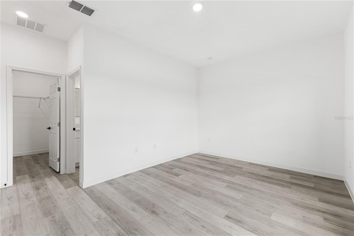 476-474 COLUMBIA COURT — photo 27 of 27