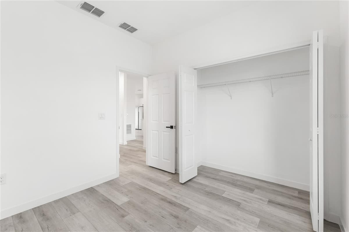 476-474 COLUMBIA COURT — photo 17 of 27