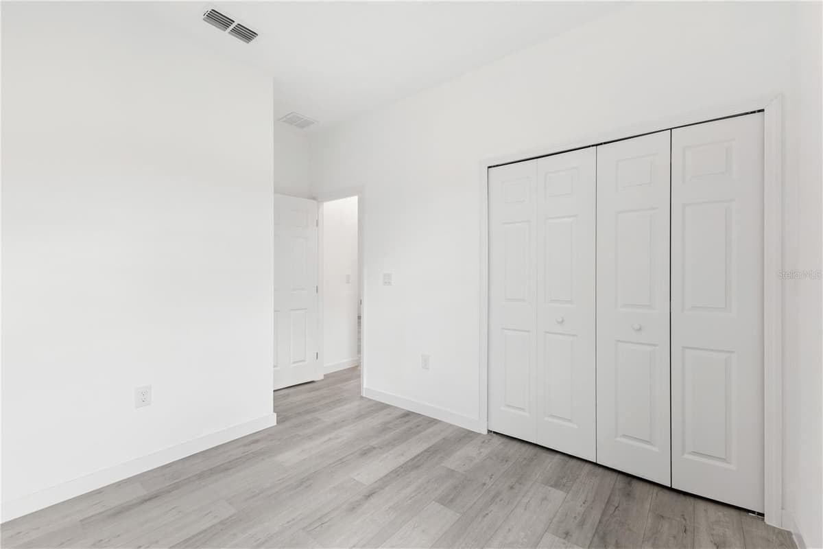 476-474 COLUMBIA COURT — photo 20 of 27
