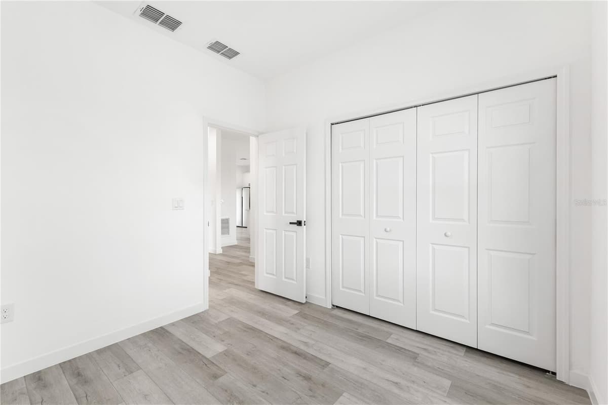 476-474 COLUMBIA COURT — photo 16 of 27