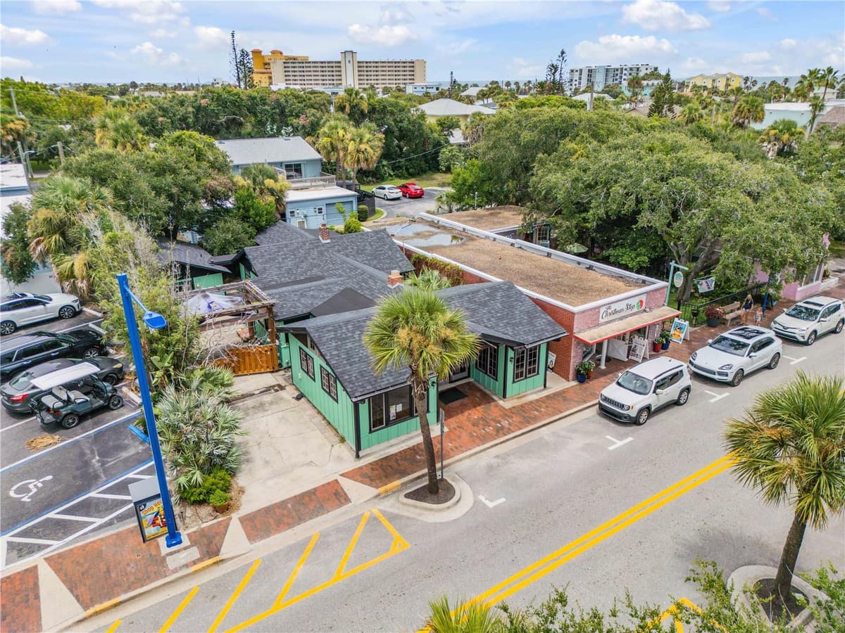 304 FLAGLER AVENUE — photo 4 of 58