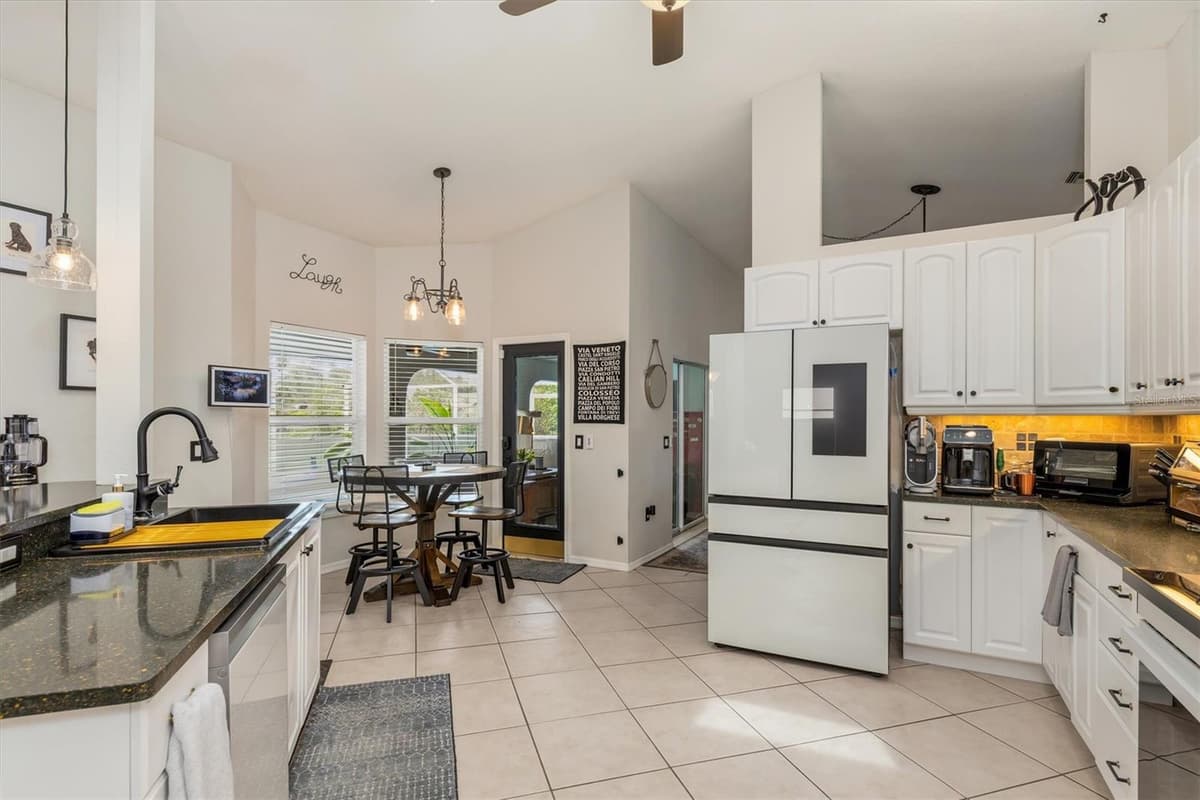 26550 VALPARAISO DRIVE — photo 13 of 52