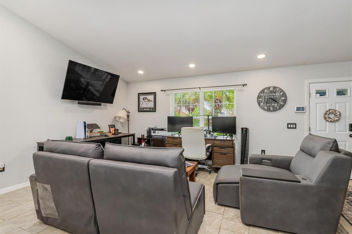 26550 VALPARAISO DRIVE — photo 5 of 52