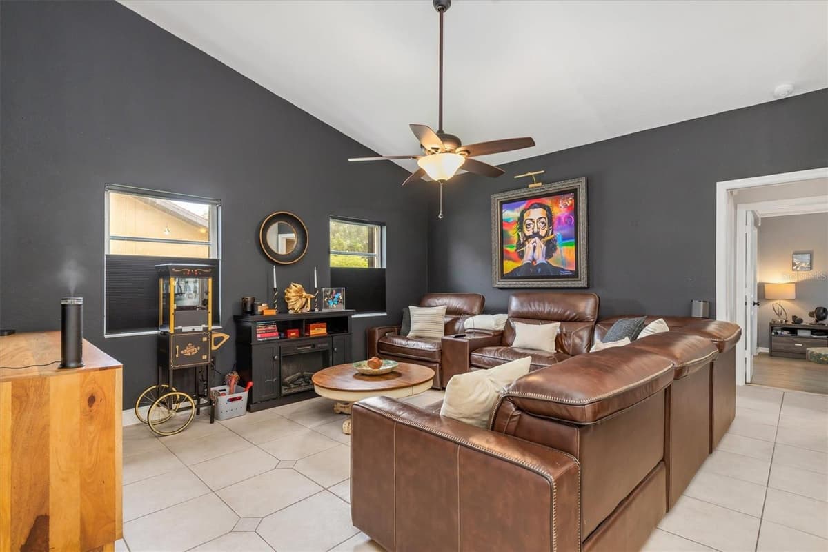 26550 VALPARAISO DRIVE — photo 16 of 52