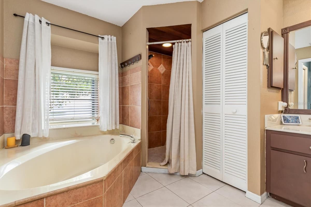 26550 VALPARAISO DRIVE — photo 24 of 52