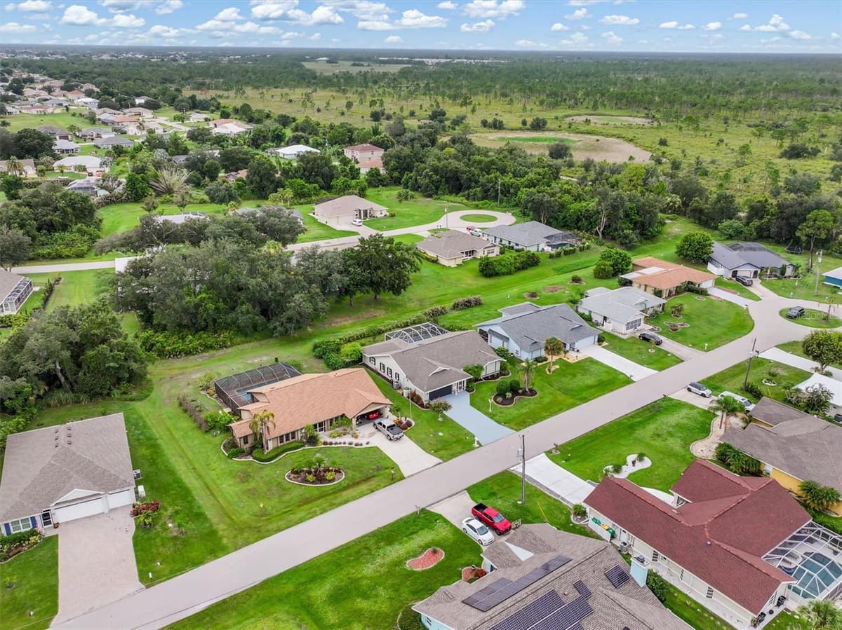 26550 VALPARAISO DRIVE — photo 41 of 52
