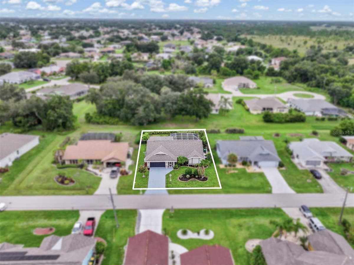 26550 VALPARAISO DRIVE — photo 39 of 52