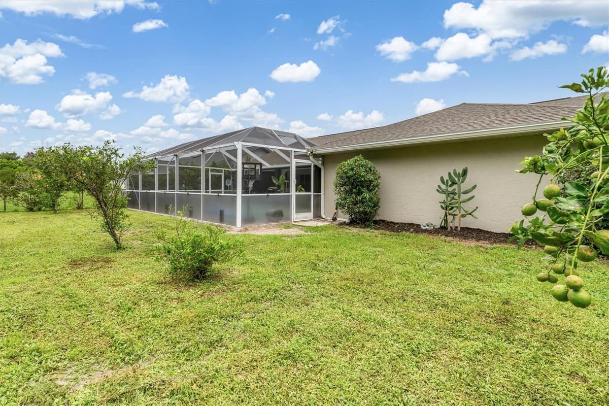 26550 VALPARAISO DRIVE — photo 38 of 52