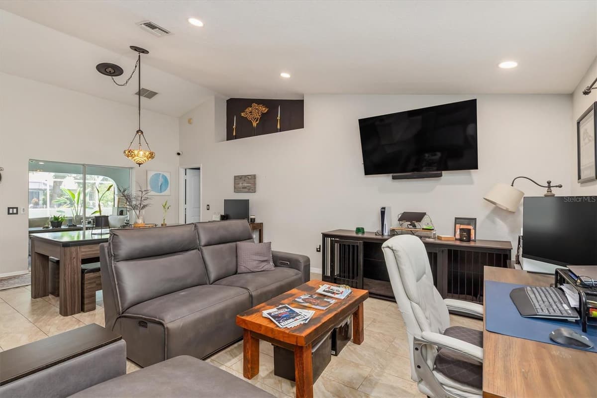 26550 VALPARAISO DRIVE — photo 4 of 52