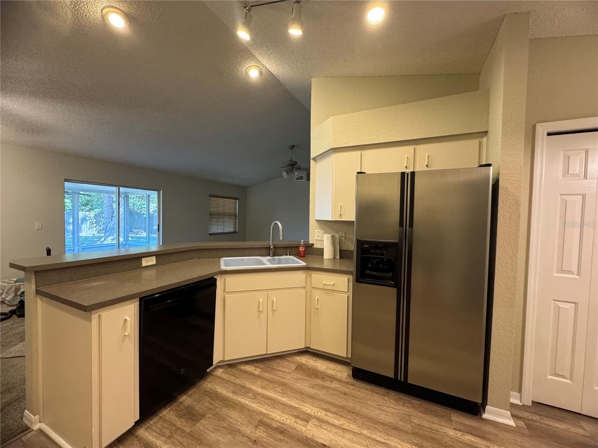 6634 SHEPHERD OAKS STREET — photo 9 of 29