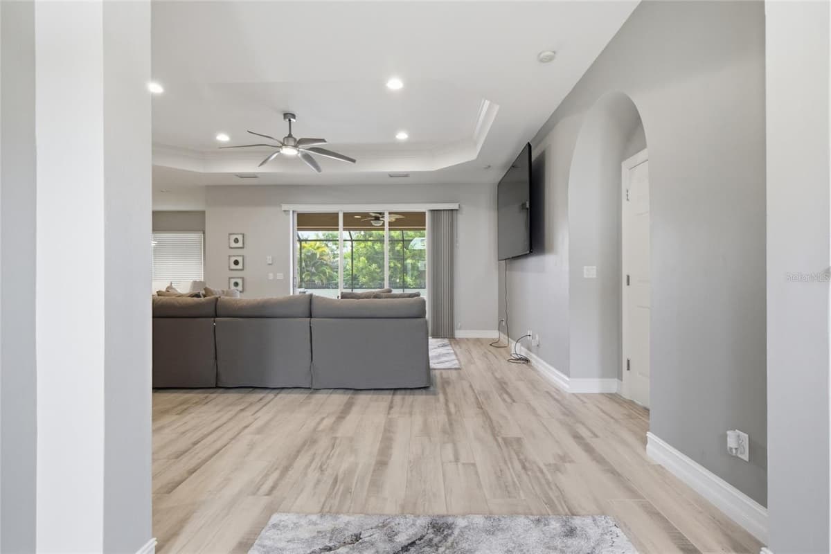 219 12TH LANE — photo 4 of 54