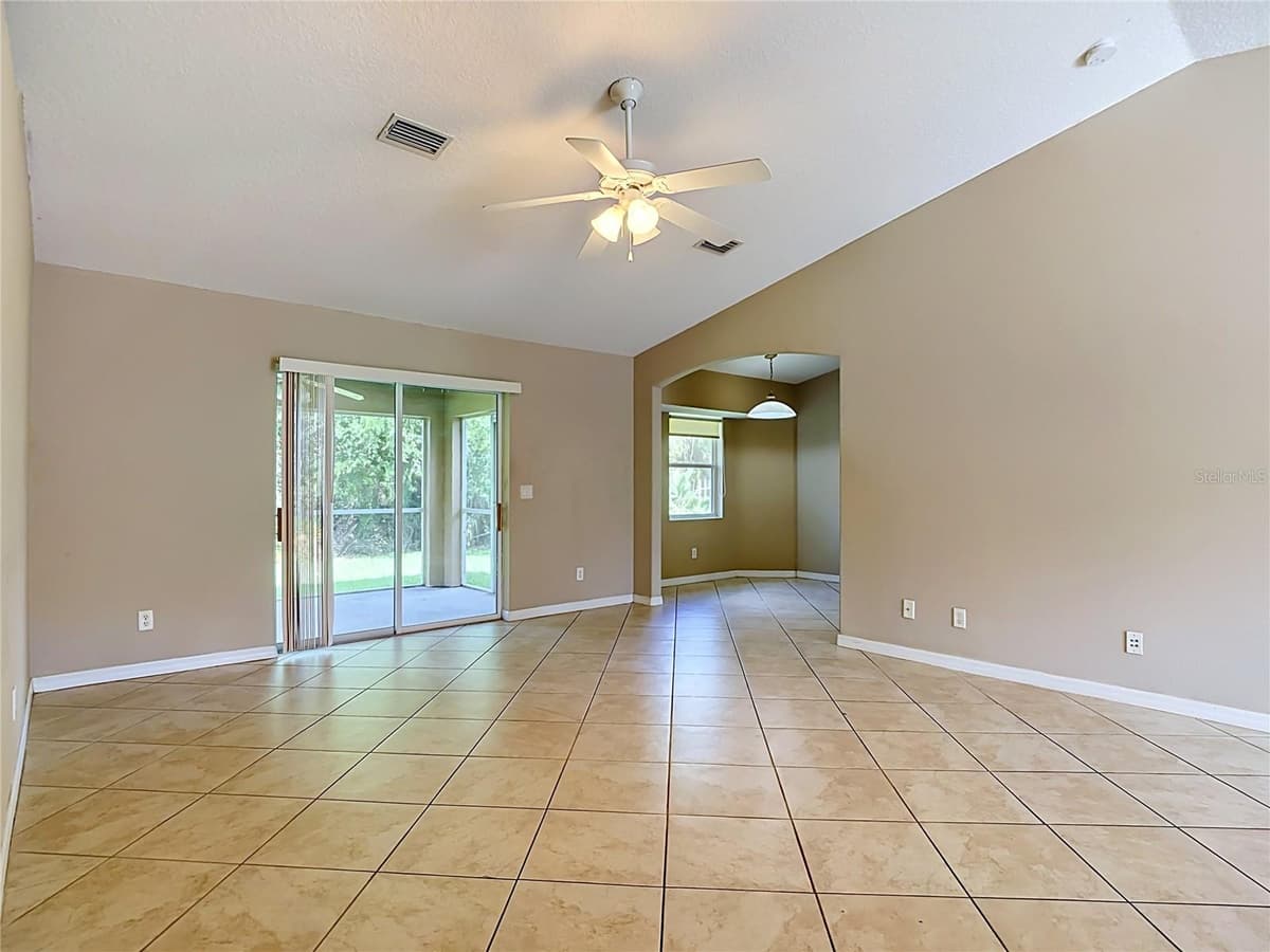 4523 BUTTERFLY LANE — photo 11 of 59