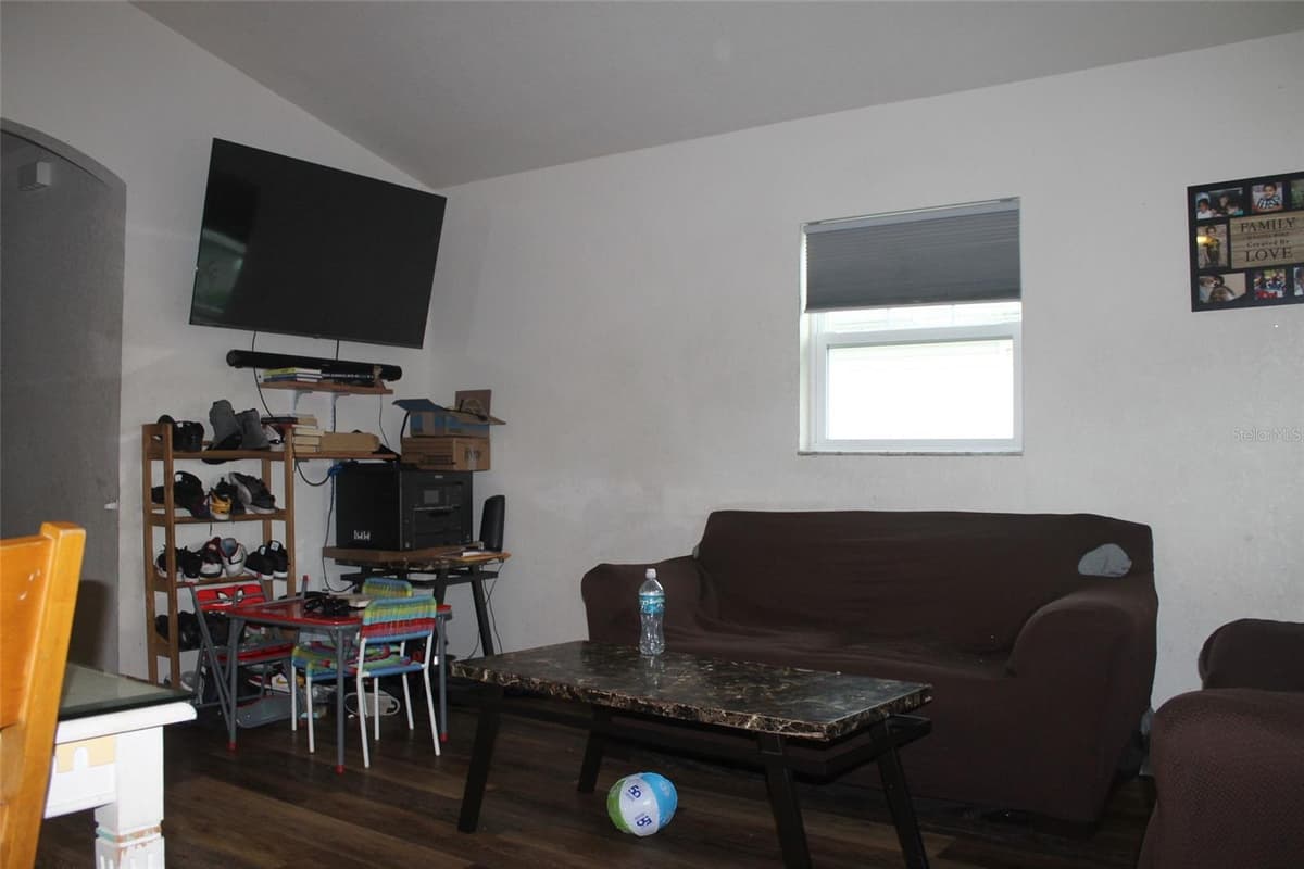 5347 LEISURE LN — photo 8 of 9