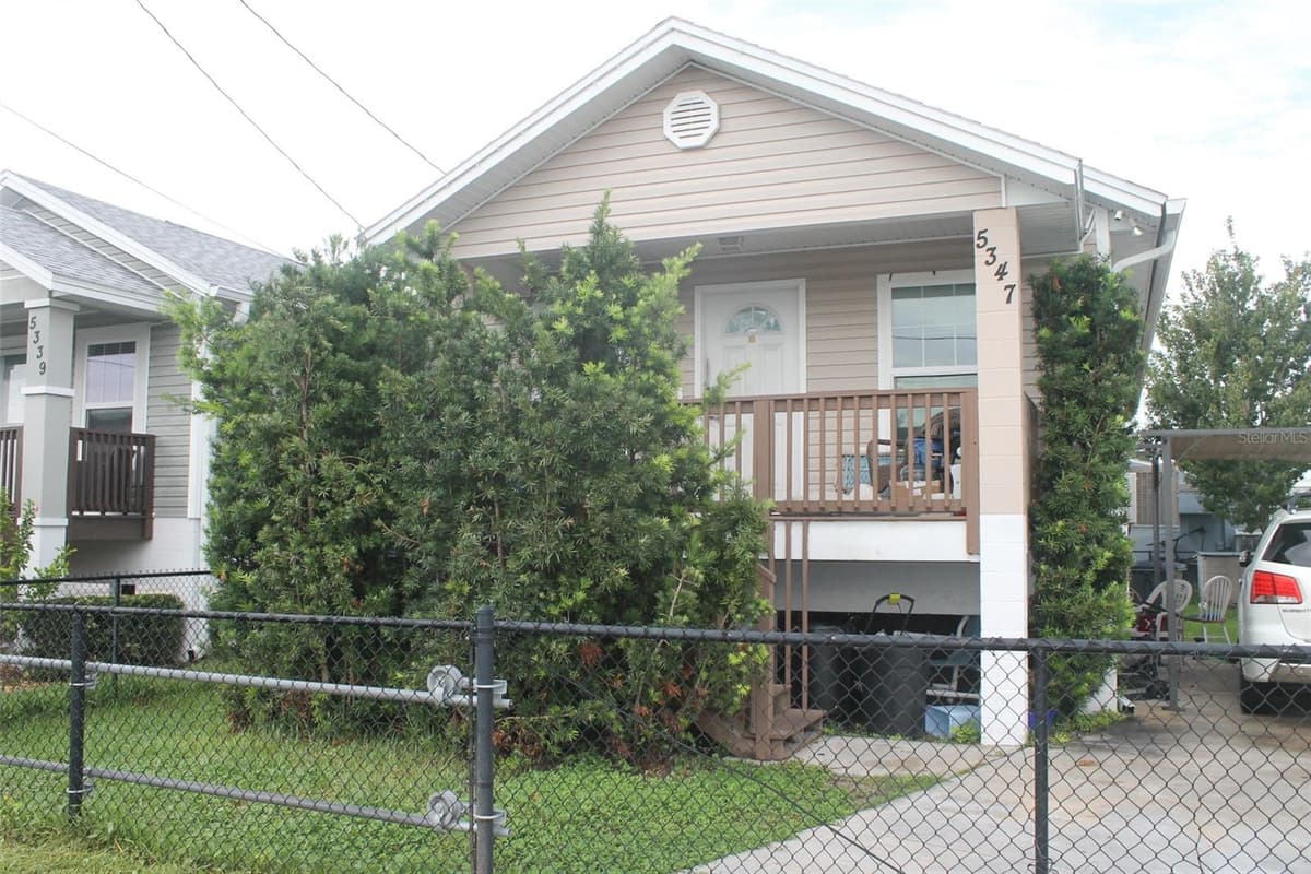5347 LEISURE LN — photo 2 of 9