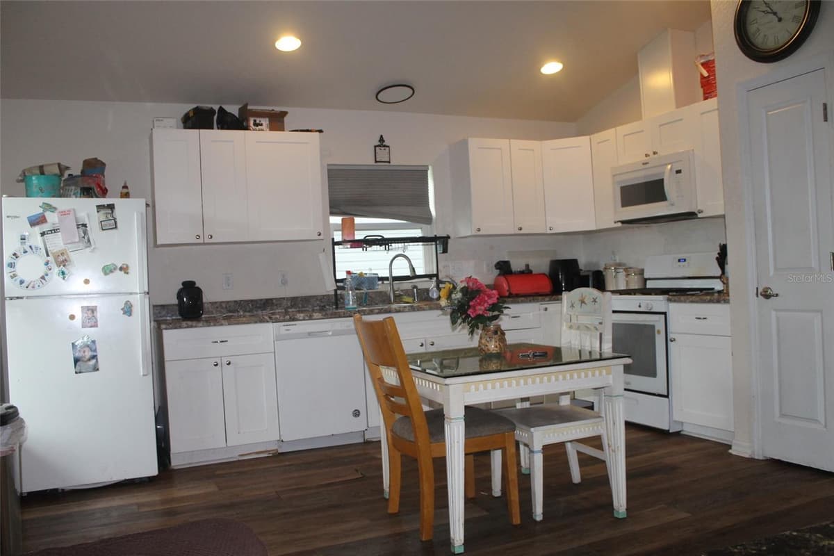 5347 LEISURE LN — photo 5 of 9