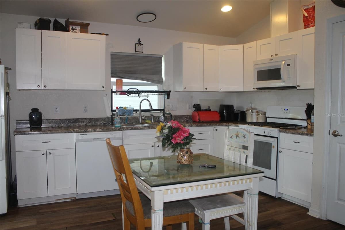 5347 LEISURE LN — photo 6 of 9
