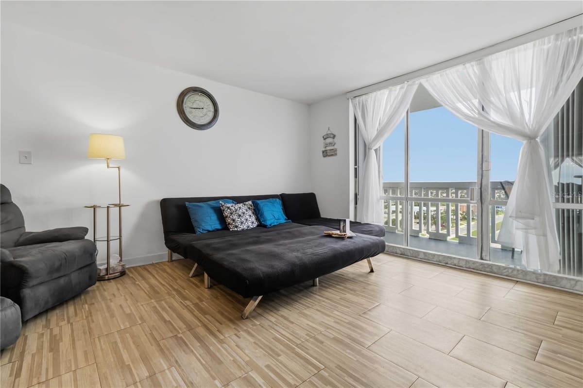 2800 ATLANTIC AVENUE — photo 10 of 21