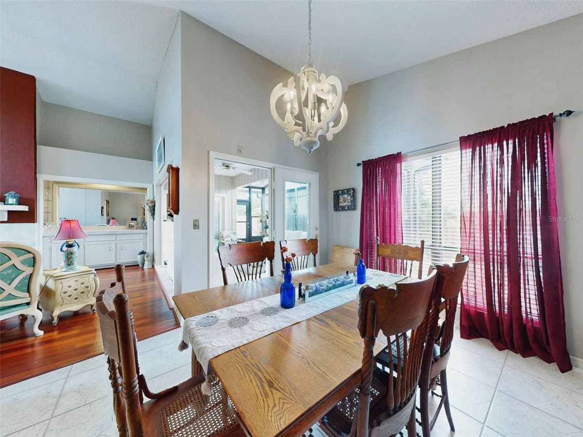 102 COUNTRY PLACE — photo 15 of 63
