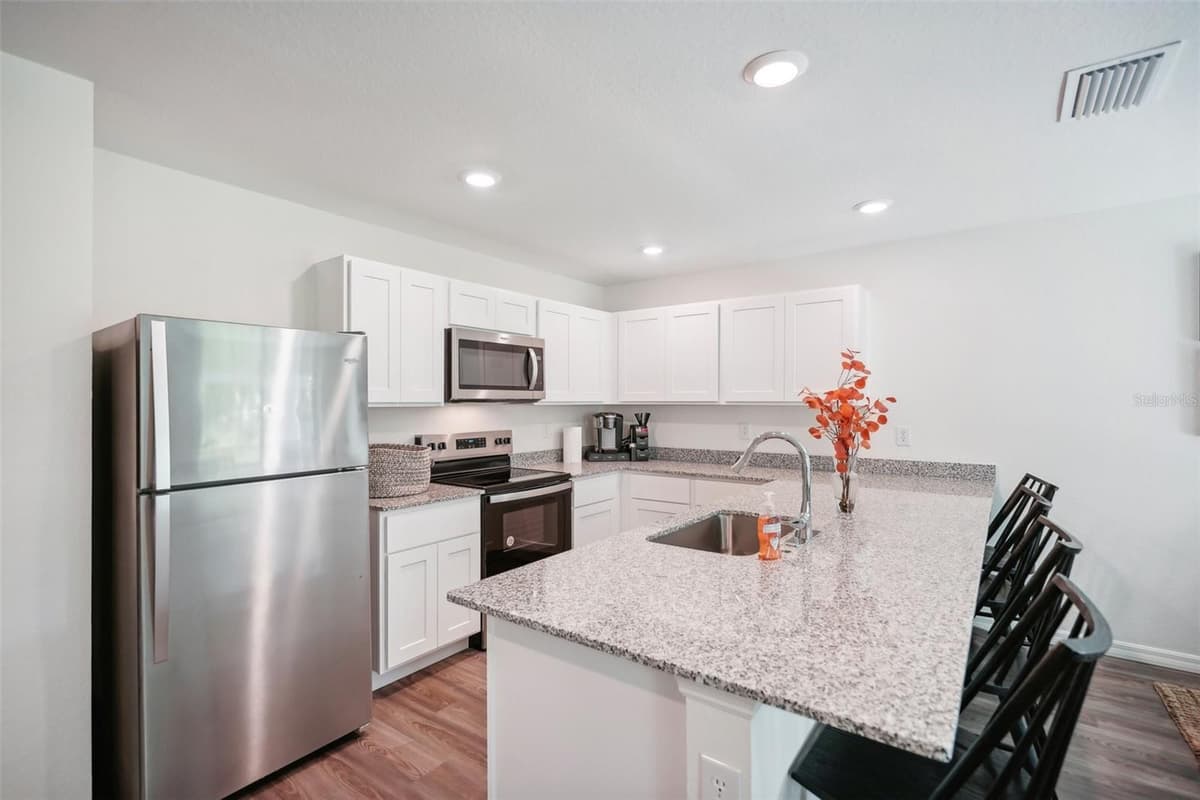 6084 KNOLLWOOD DRIVE — photo 18 of 34