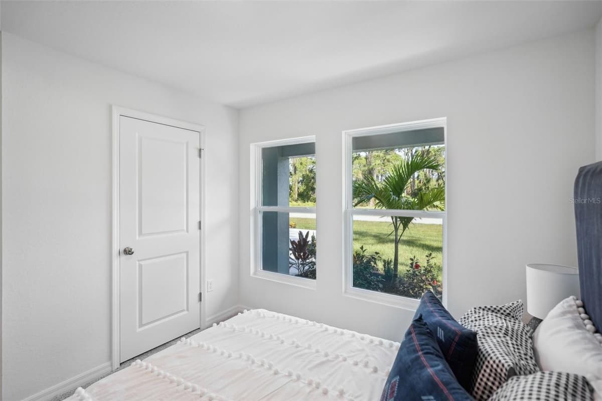 6084 KNOLLWOOD DRIVE — photo 31 of 34