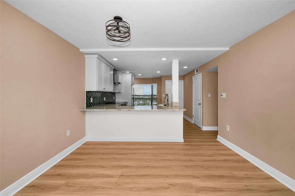 1324 PASADENA AVENUE — photo 12 of 58