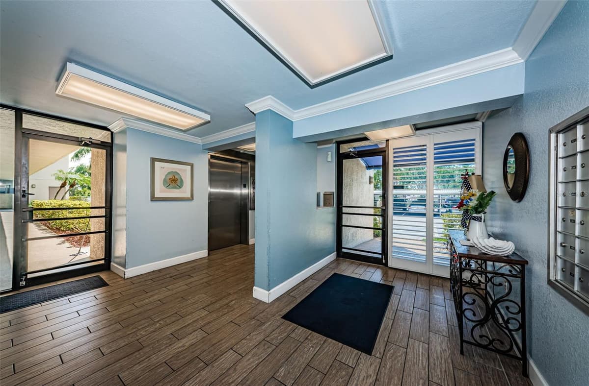 1324 PASADENA AVENUE — photo 37 of 58