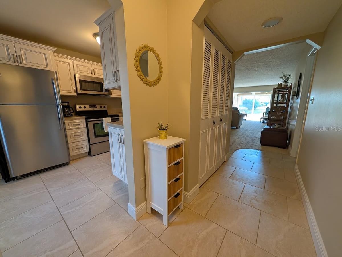 802 CORDOVA GREEN — photo 3 of 27