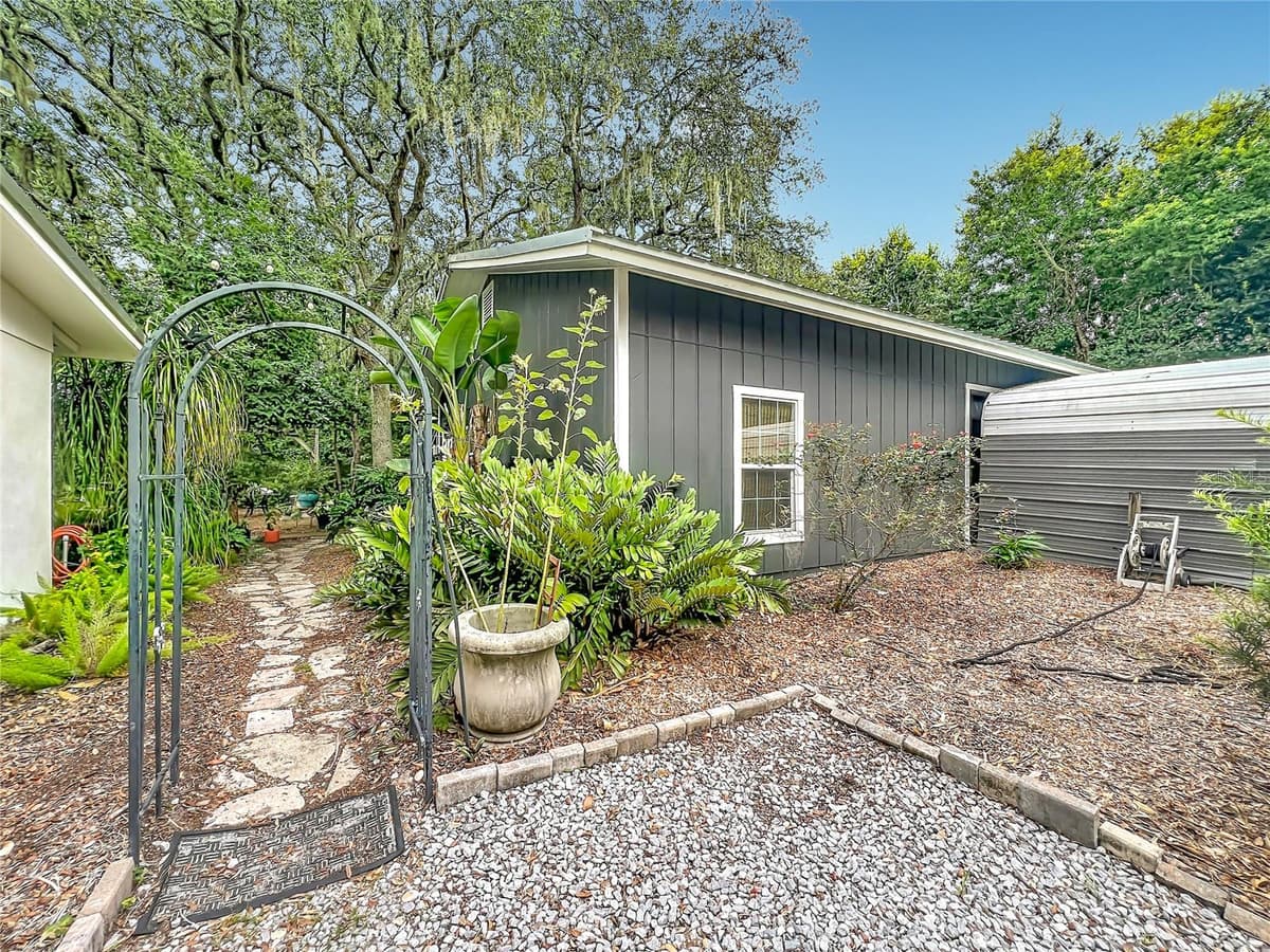 3851 SANFORD AVENUE — photo 70 of 76