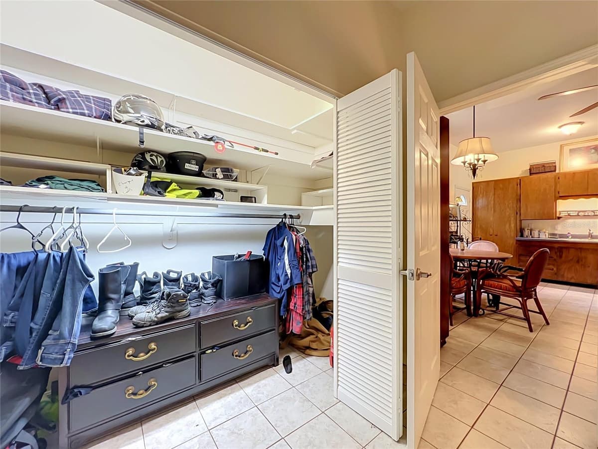 3851 SANFORD AVENUE — photo 45 of 76