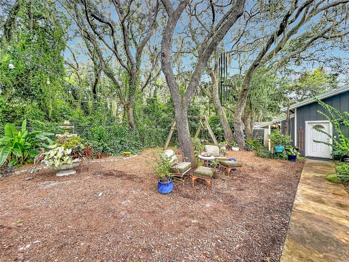 3851 SANFORD AVENUE — photo 64 of 76