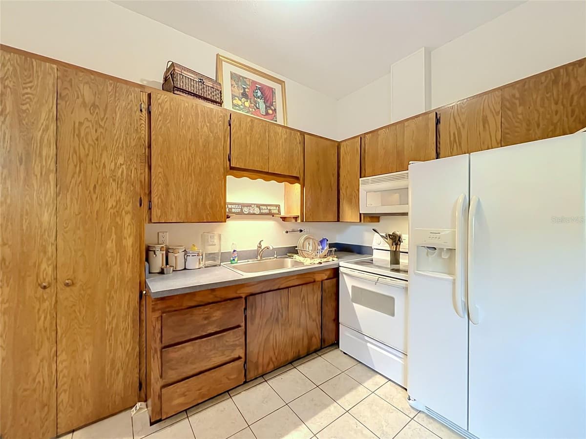 3851 SANFORD AVENUE — photo 39 of 76