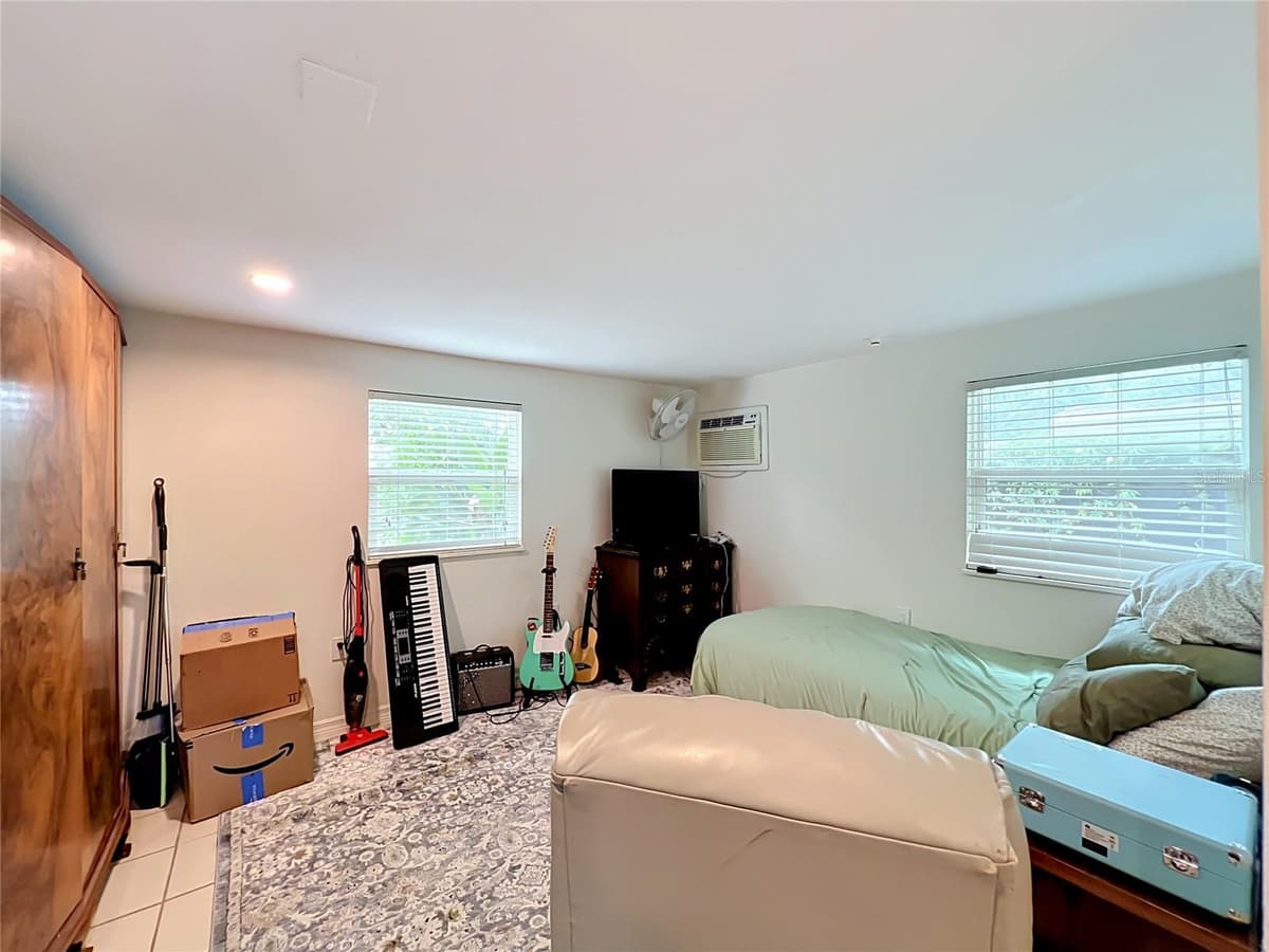 3851 SANFORD AVENUE — photo 48 of 76