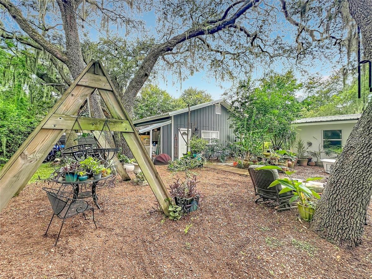 3851 SANFORD AVENUE — photo 66 of 76
