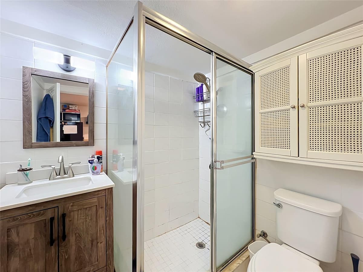 3851 SANFORD AVENUE — photo 52 of 76
