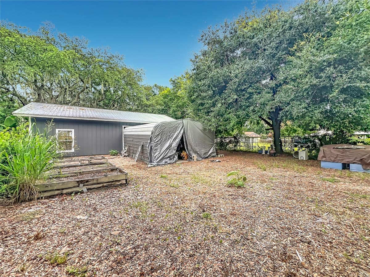 3851 SANFORD AVENUE — photo 72 of 76