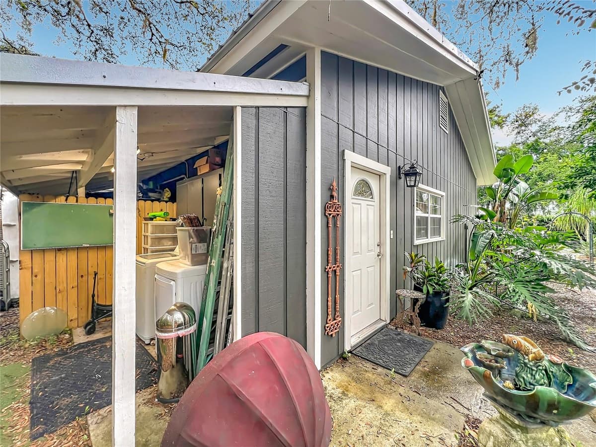 3851 SANFORD AVENUE — photo 68 of 76