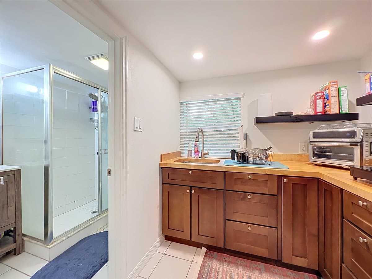 3851 SANFORD AVENUE — photo 50 of 76